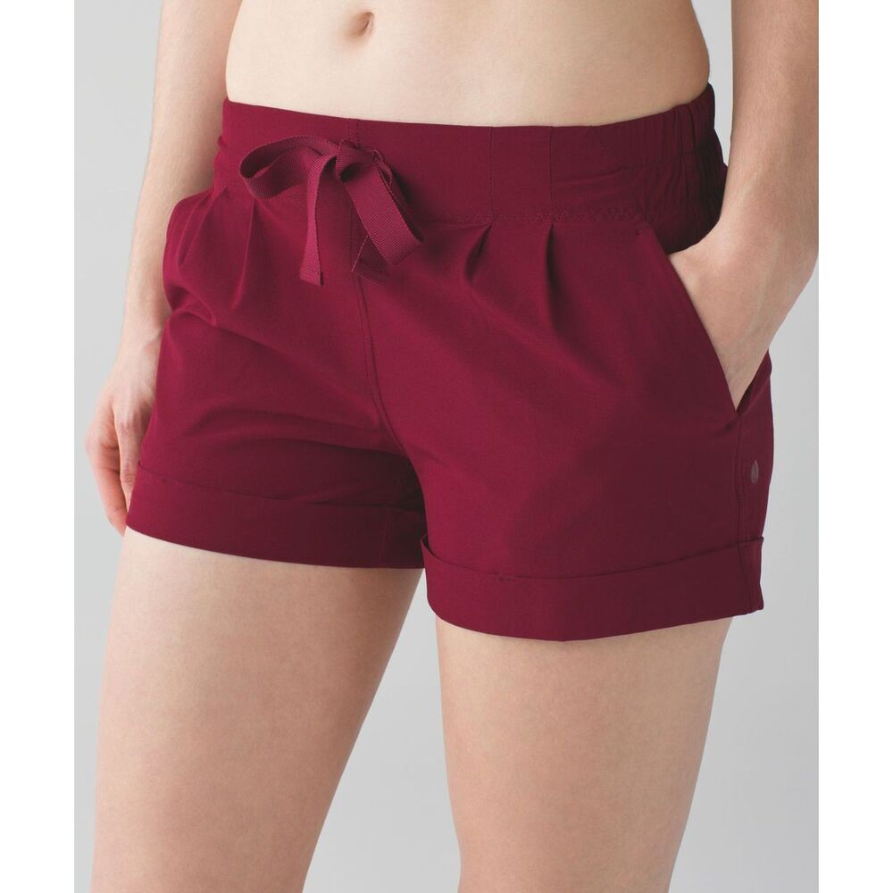 Lululemon 4 Spring Break Away Short II Rosewood EUC Athleisure Vintage